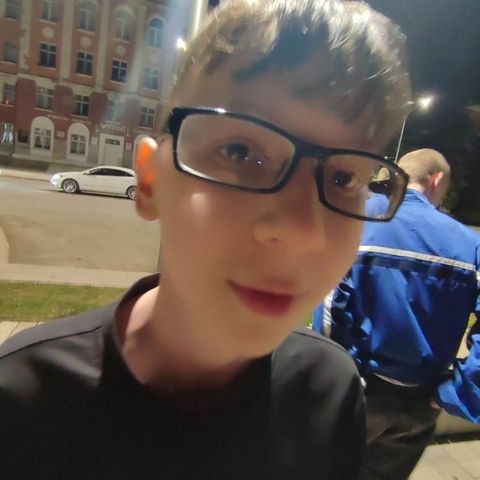 Ислам Хасанов